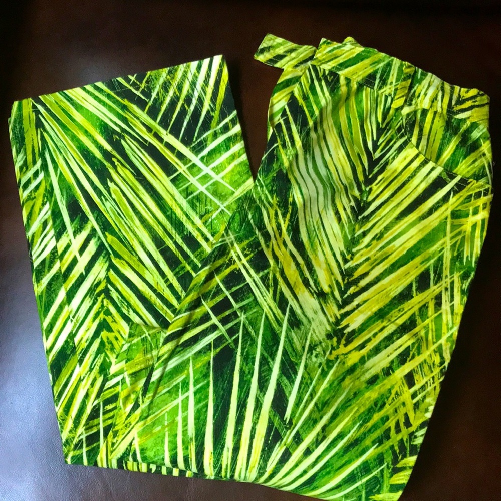 Women’s pants-Ellen Tracy.